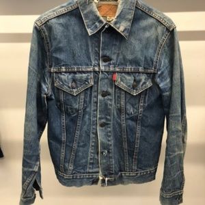 VINTAGE TIME WORN TRUCKER JEAN JACKET